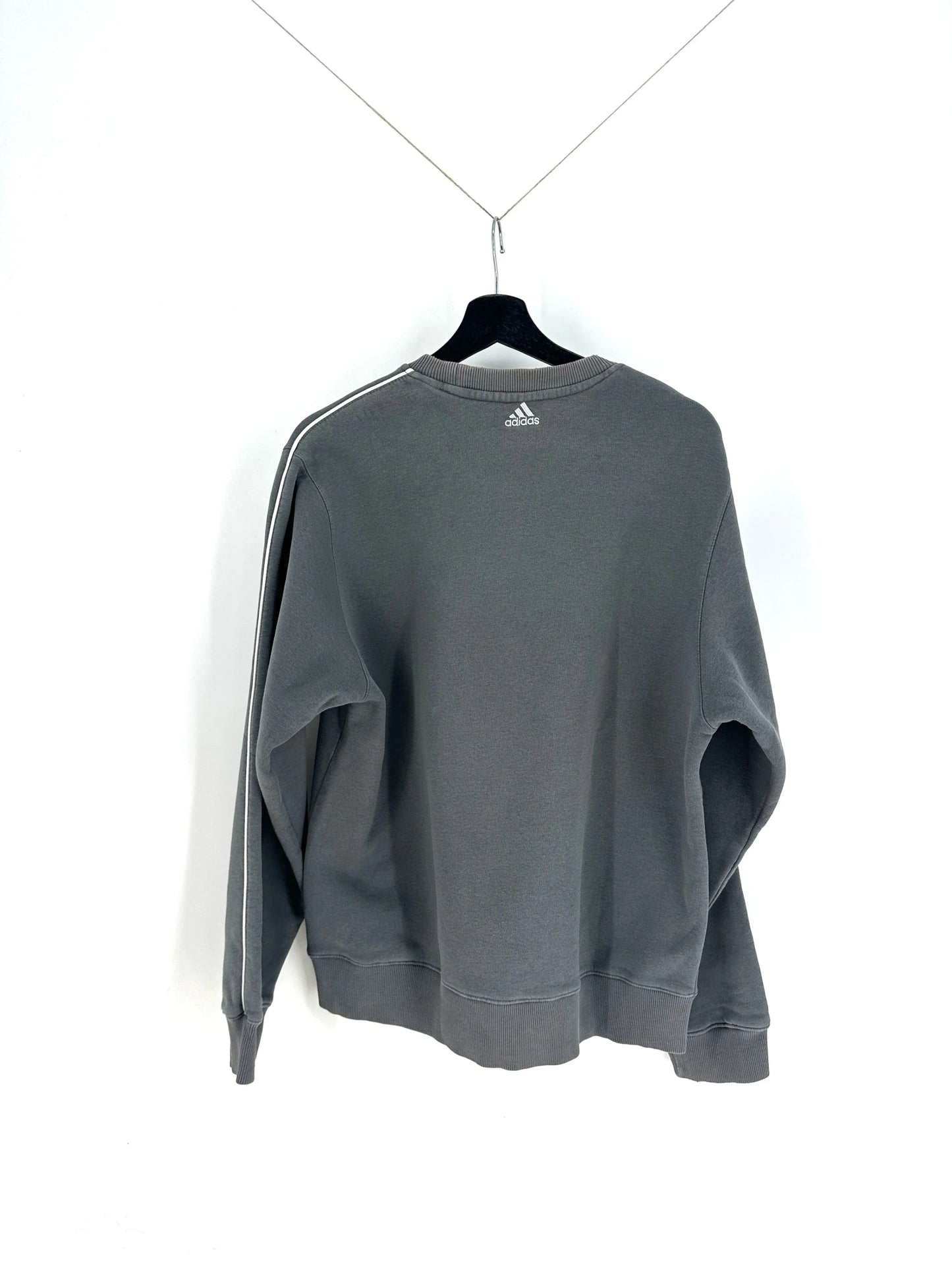 Vintage Adidas Sweatshirt - L