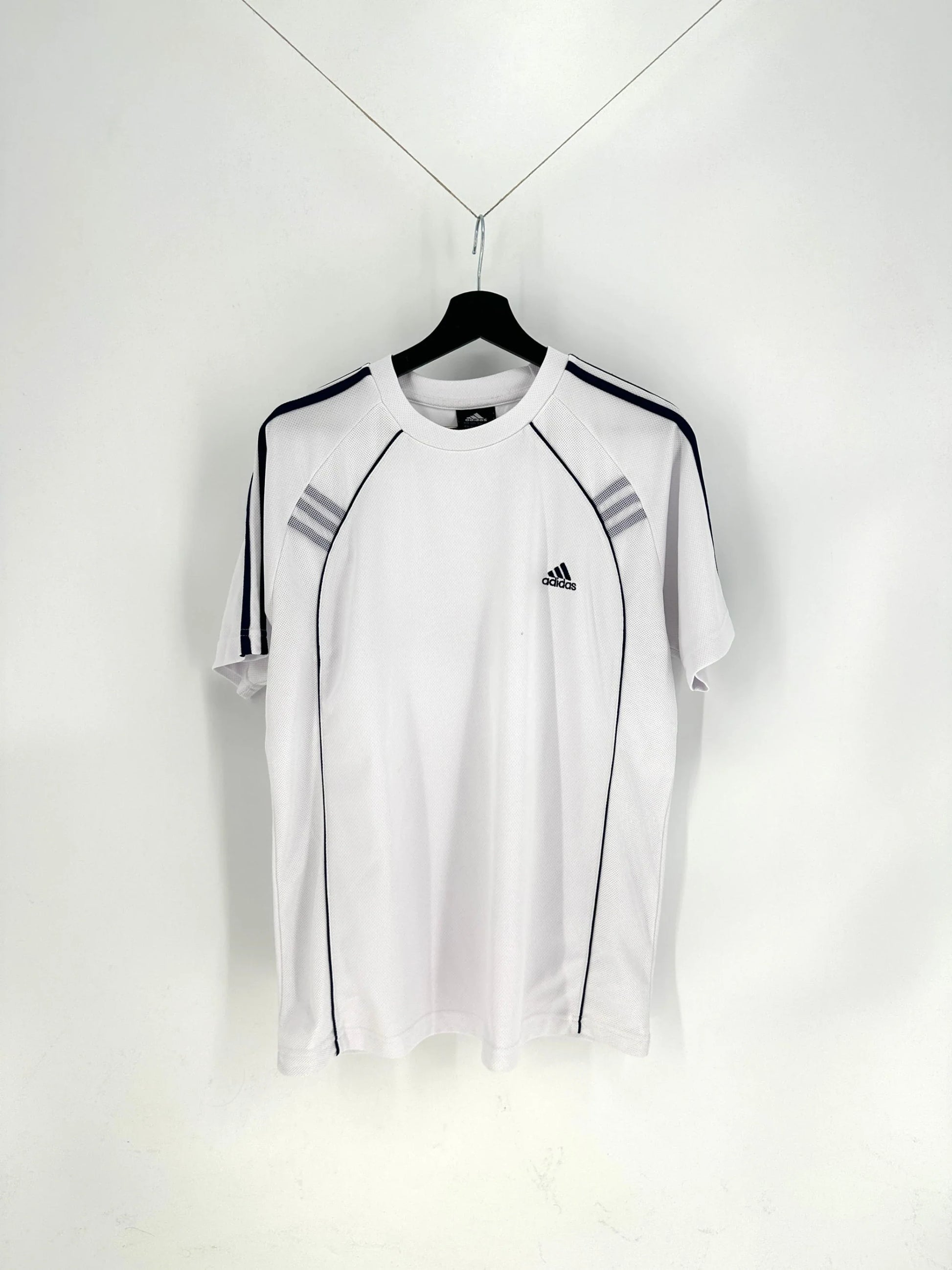 Vintage Adidas T-shirt - M